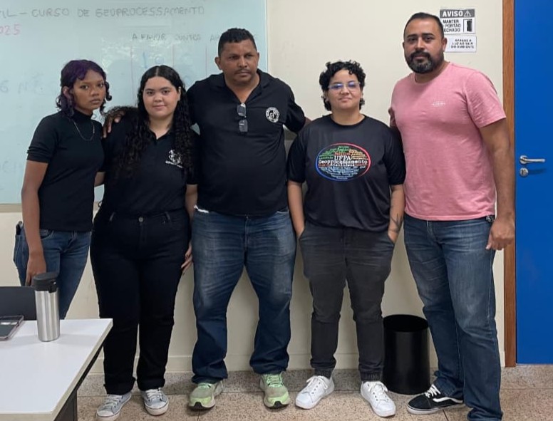      INSTALAÇÃO DO CENTRO ACADÊMICO DE GEOPROCESSAMENTO
